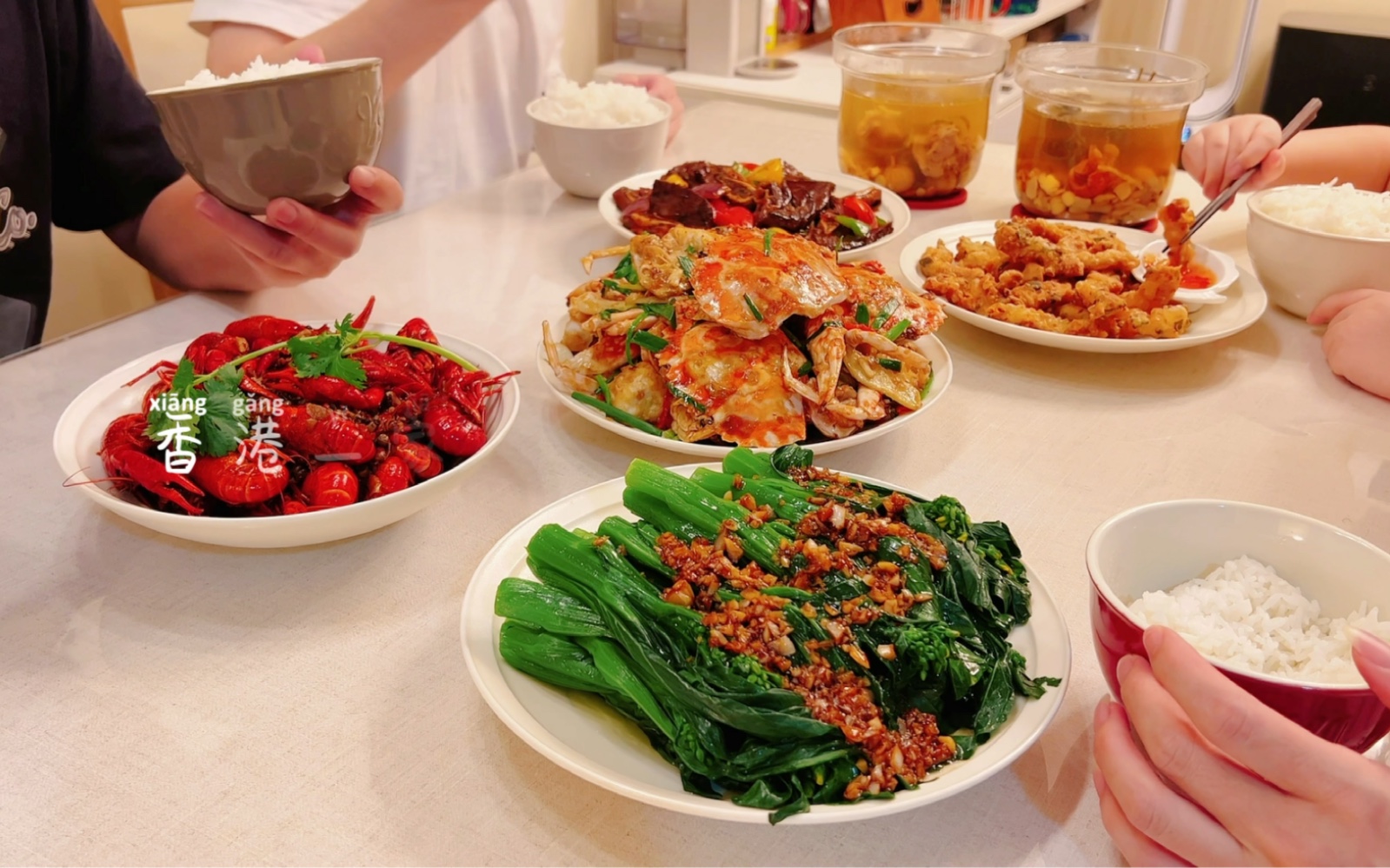 香港一家四口的日常|晚餐vlog|粤式家常菜|姜葱炒花蟹|黑椒牛仔骨|蒜