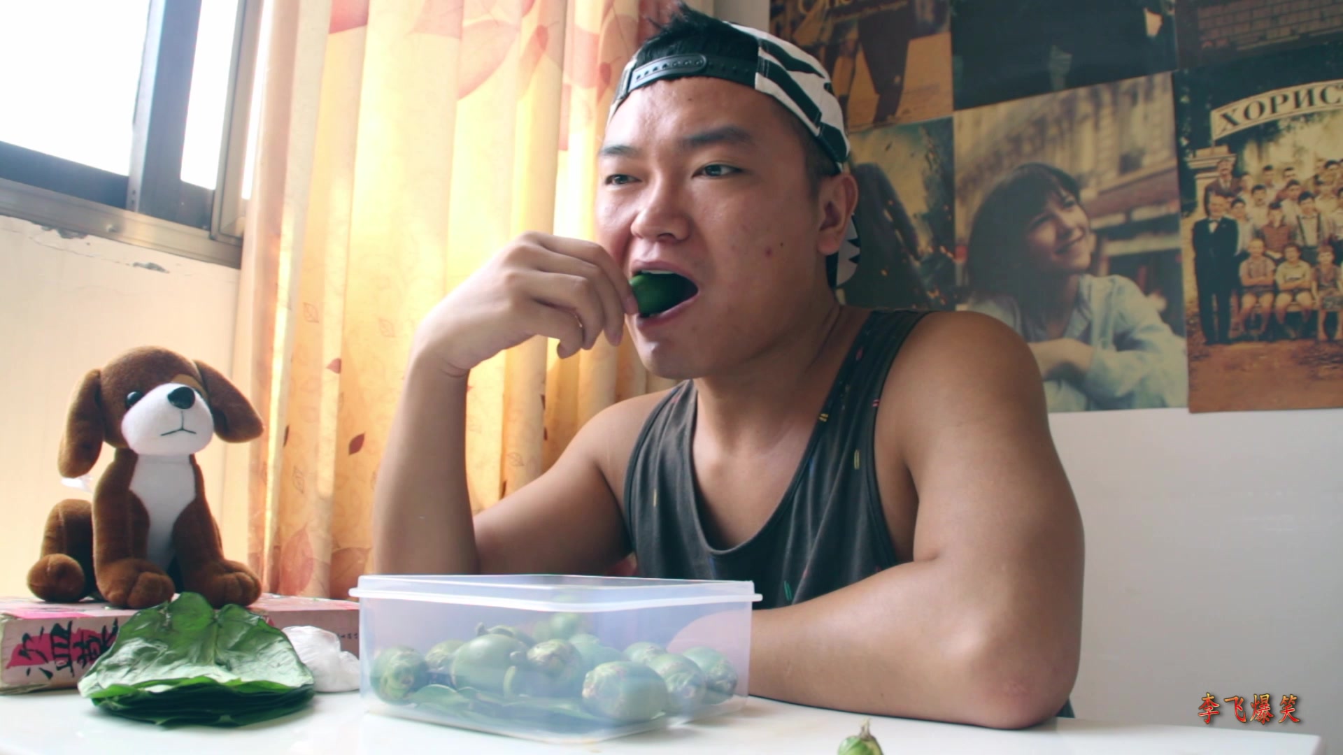 小伙作死挑战生吃槟榔,最后吃的浑身颤抖