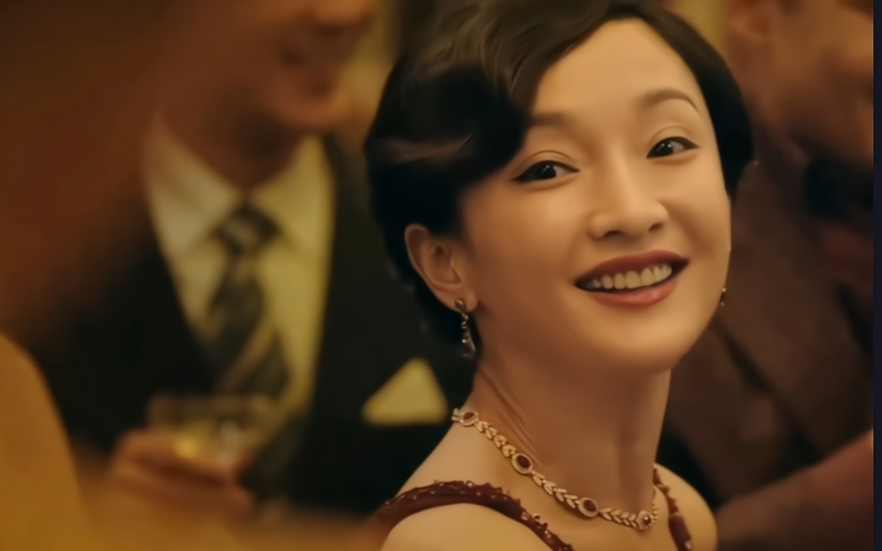 周迅:听风者中的迅女王出场 雍容华贵气质佳