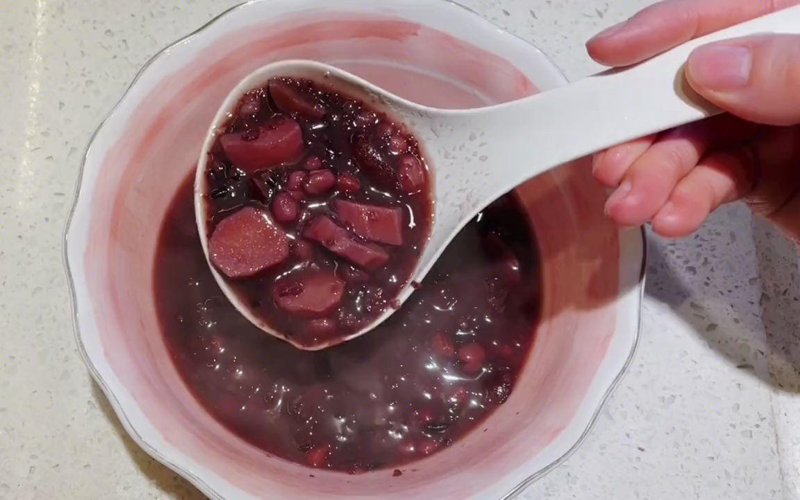 【宝宝辅食】天冷了,给宝宝来一碗暖心暖胃的山药红豆粥吧,补铁养胃好
