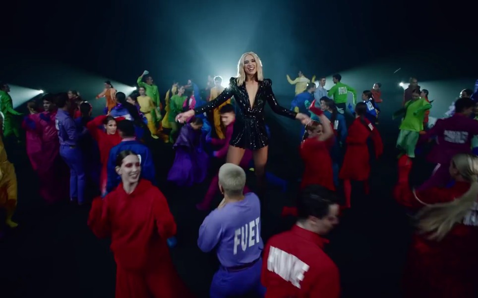 啪姐dualipa热单physical官方版mv中英字幕