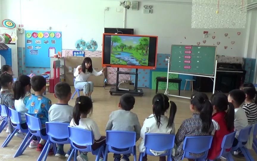 [图]幼儿园公开课优质课中班语言《春天的电话》课堂实录