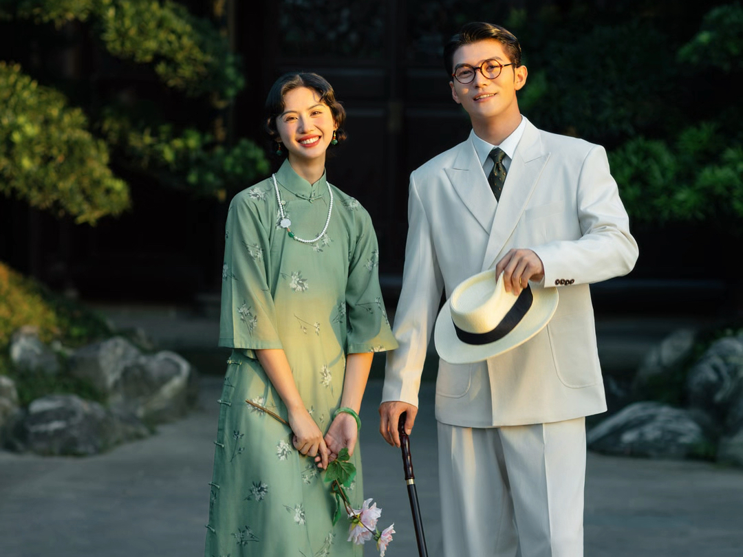 来看看一个爱看民国电视剧的摄影师拍的旗袍婚纱照!