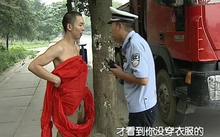 [图]谭 sir遇上Coser：是他是他，英雄小哪吒？手握乾坤圈、腰缠混天绫，脚踩...油门儿