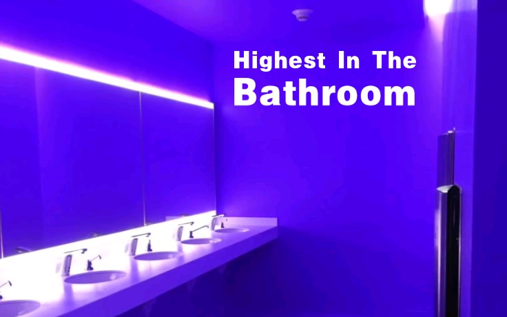 [图]Highest In The (Bath)Room - 当Travis Scott在Party炸场的时候你却在卫生间…