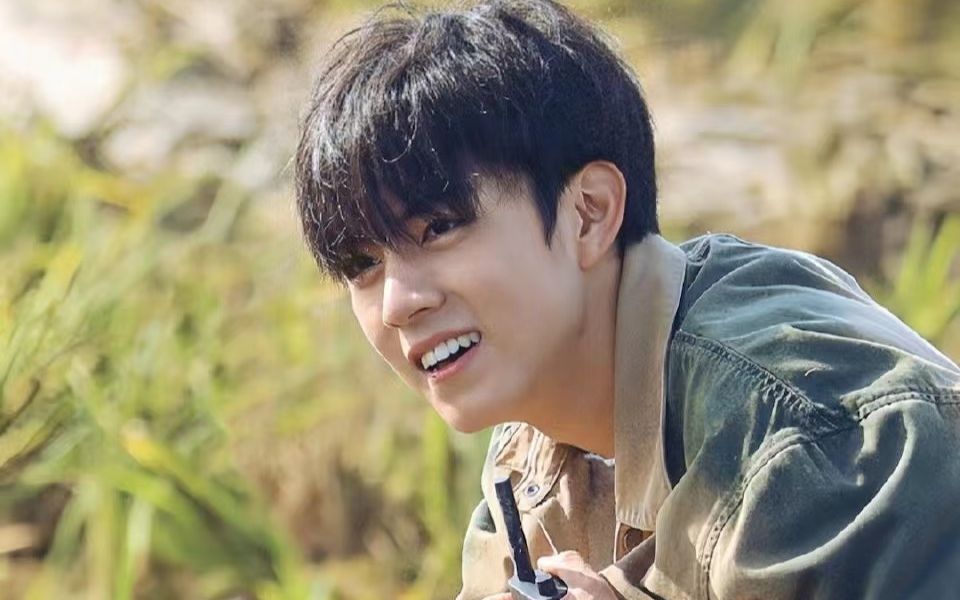 赵一博笑起来真的很让人心动诶