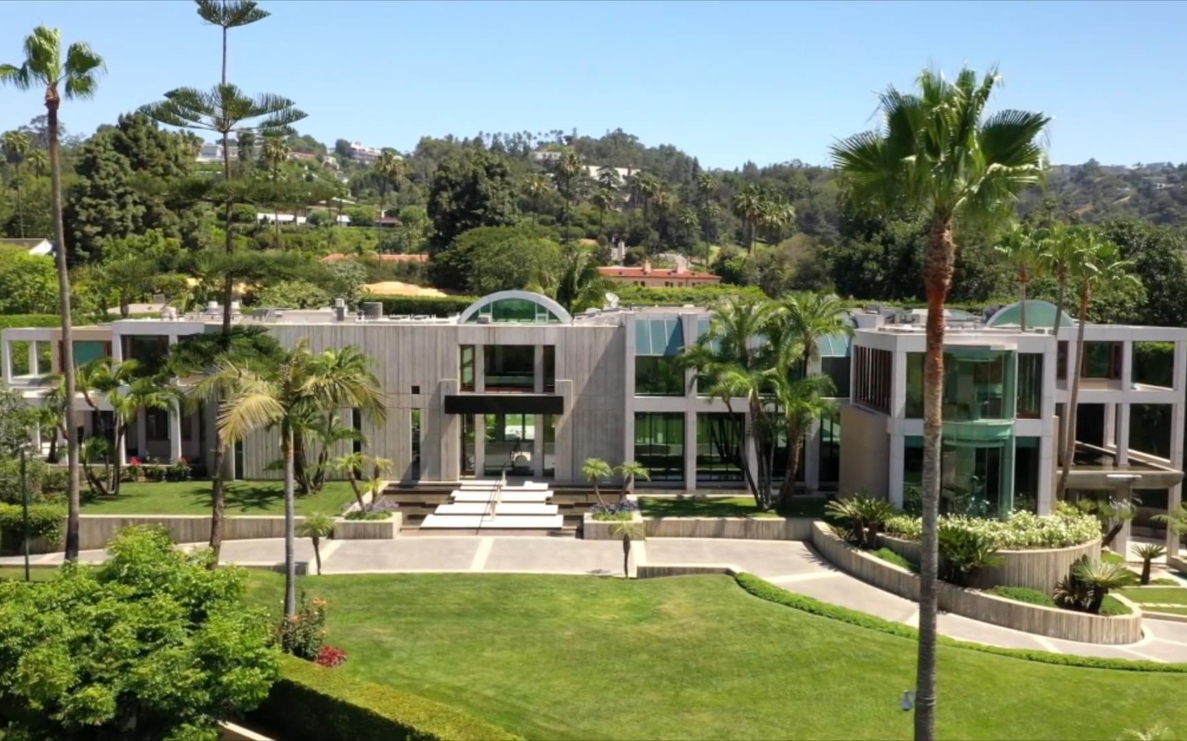 位于比弗利山庄的一座加州7000万美元的宏伟现代豪宅|601 mountain dr