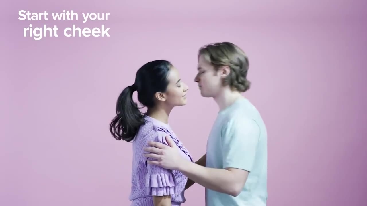 疫情下91法国人继续行亲吻礼