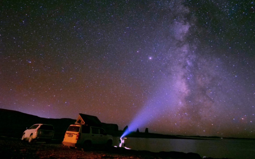 西藏纳木错夜景没几个人见过,银河满天星,不会来第二次哔哩哔哩bilibili