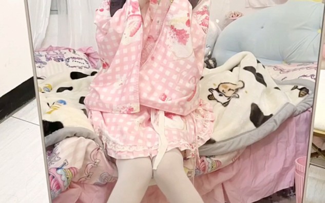 没有人能拒绝穿白袜的女生吧