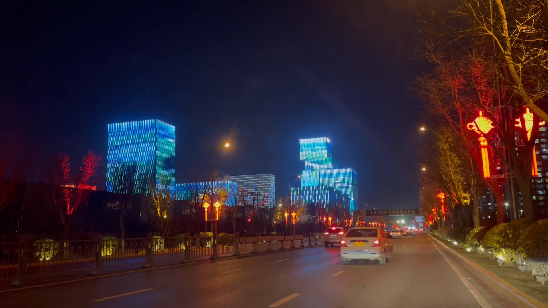 西咸新区亮了,西咸大厦的外立面灯光亮化还_哔哩哔哩 (゜-゜)つロ