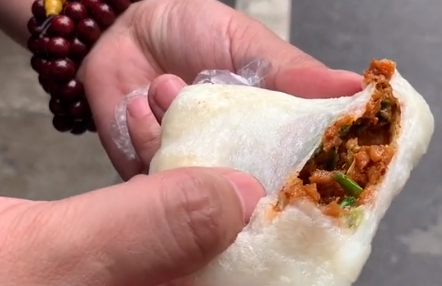 黔西特色小吃,糍粑包豆腐,味道不得了_哔哩哔哩_bilibili