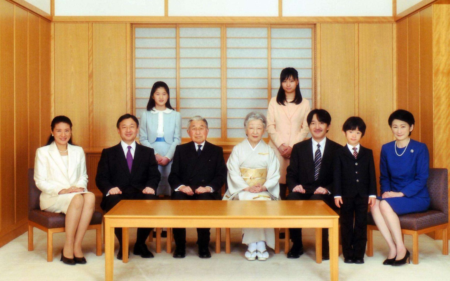 日本天皇后代都没好下场不是因为作恶多端而是近亲结婚