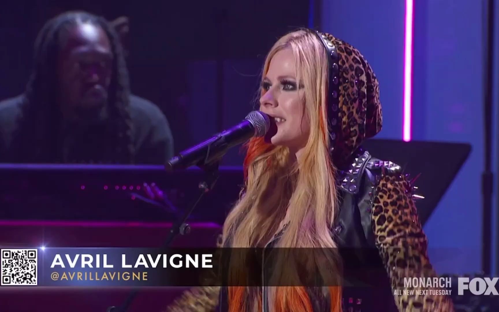 [图]【艾薇儿致敬Shania Twain】Avril Lavigne - No One Needs to Know (Live 2022.08.25 ACM)