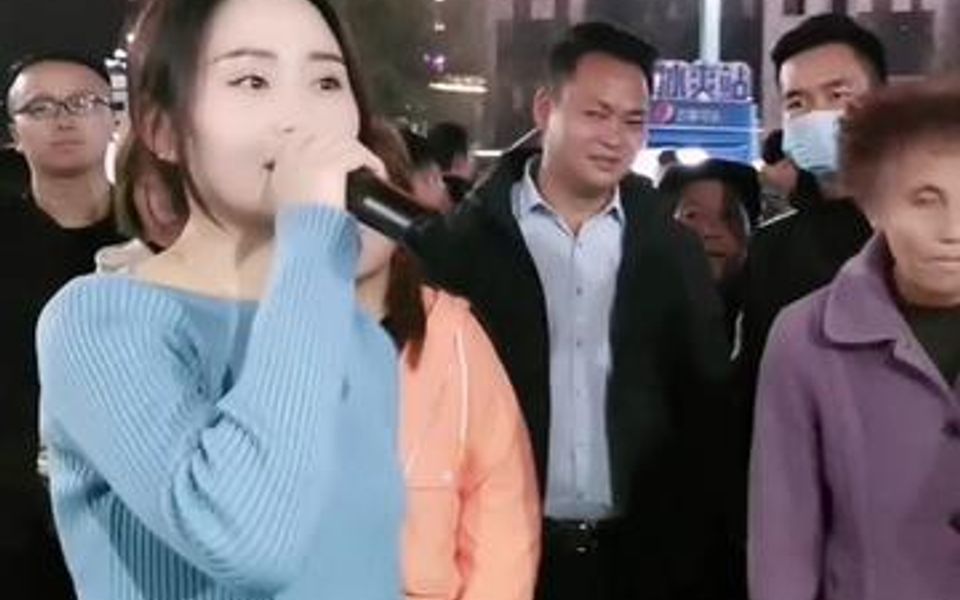 [图]想雨滴问问你，今夜的你会在哪里？看直播请点击艾特号