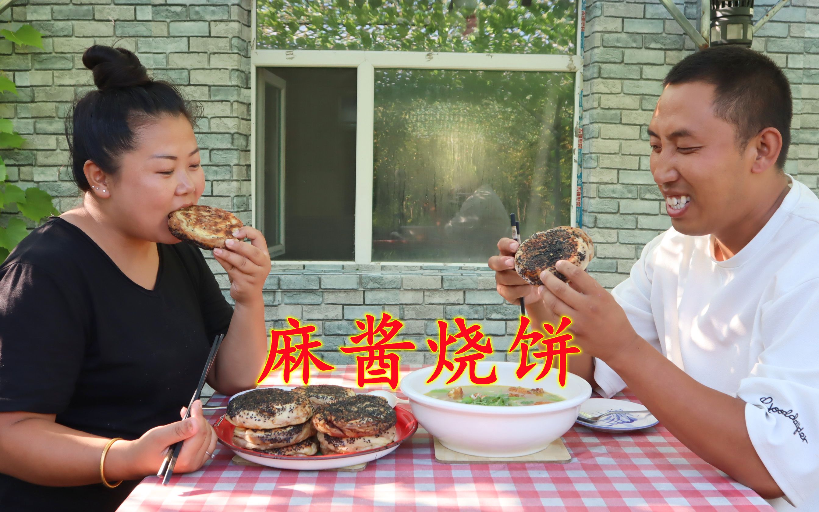 小雪下厨做麻酱烧饼,晓鹏配丝瓜鸡蛋汤,简单的美食,幸福的味道哔哩哔哩bilibili