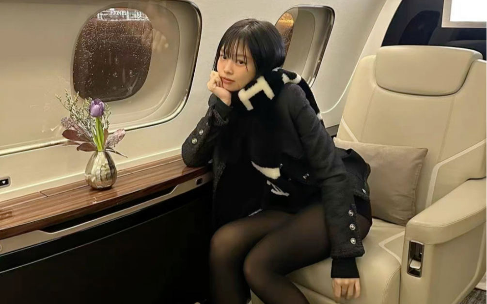 黑丝妮!jennie ins更新