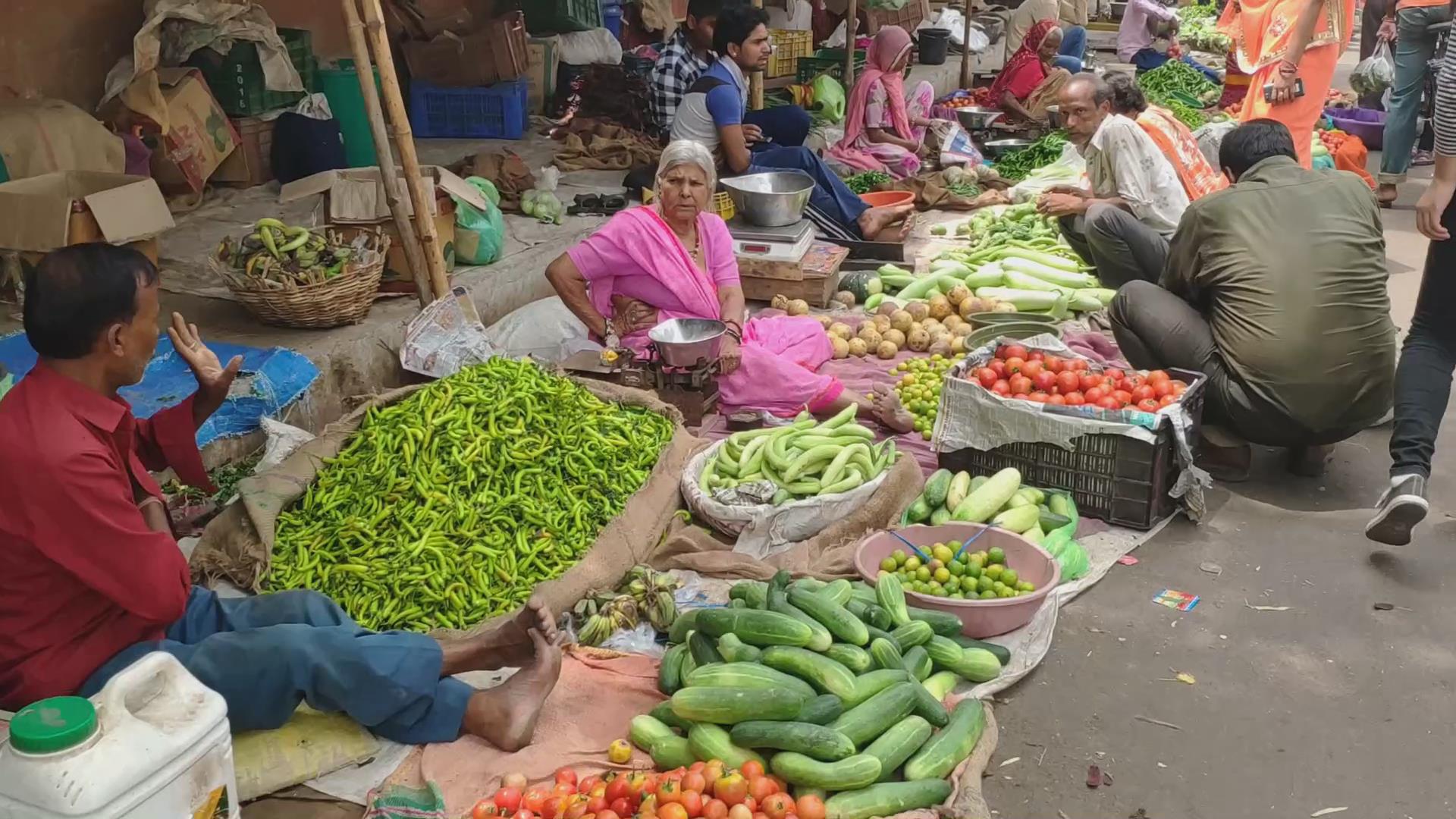 实拍印度菜市场,如果我不说你敢相信这是印度省会的市中心吗_哔哩哔哩