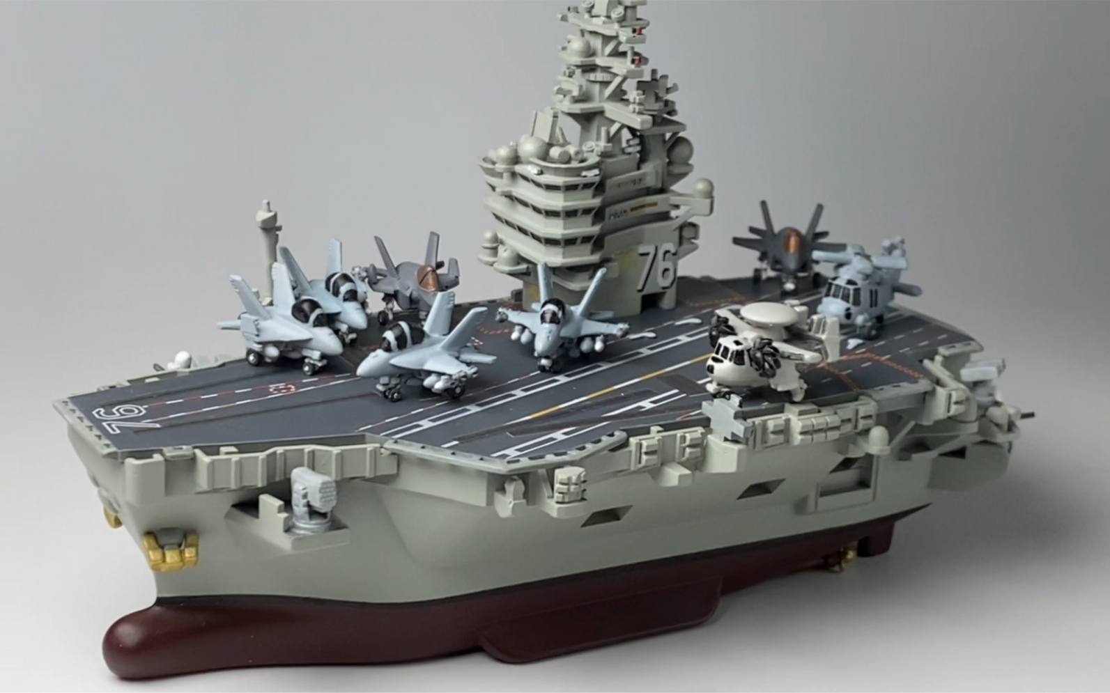 q版 里根号航母模型展示(孤品)