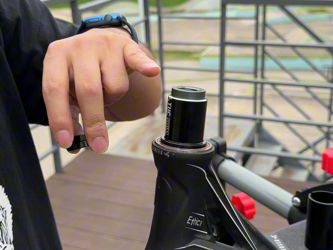 triad tuc前叉安装教学 #1 |hic【极限滑板车】