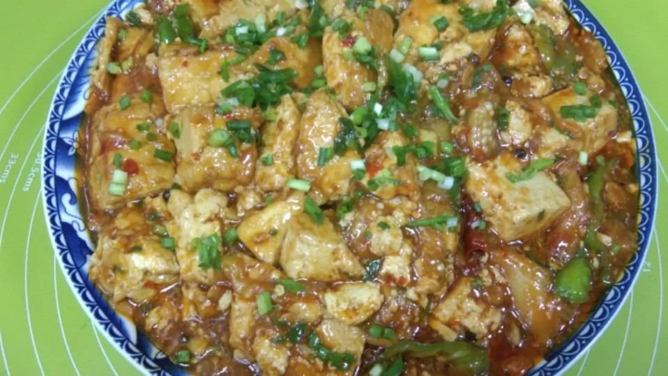 茄子烧豆腐这样做,好吃又下饭,老人孩子都爱吃.