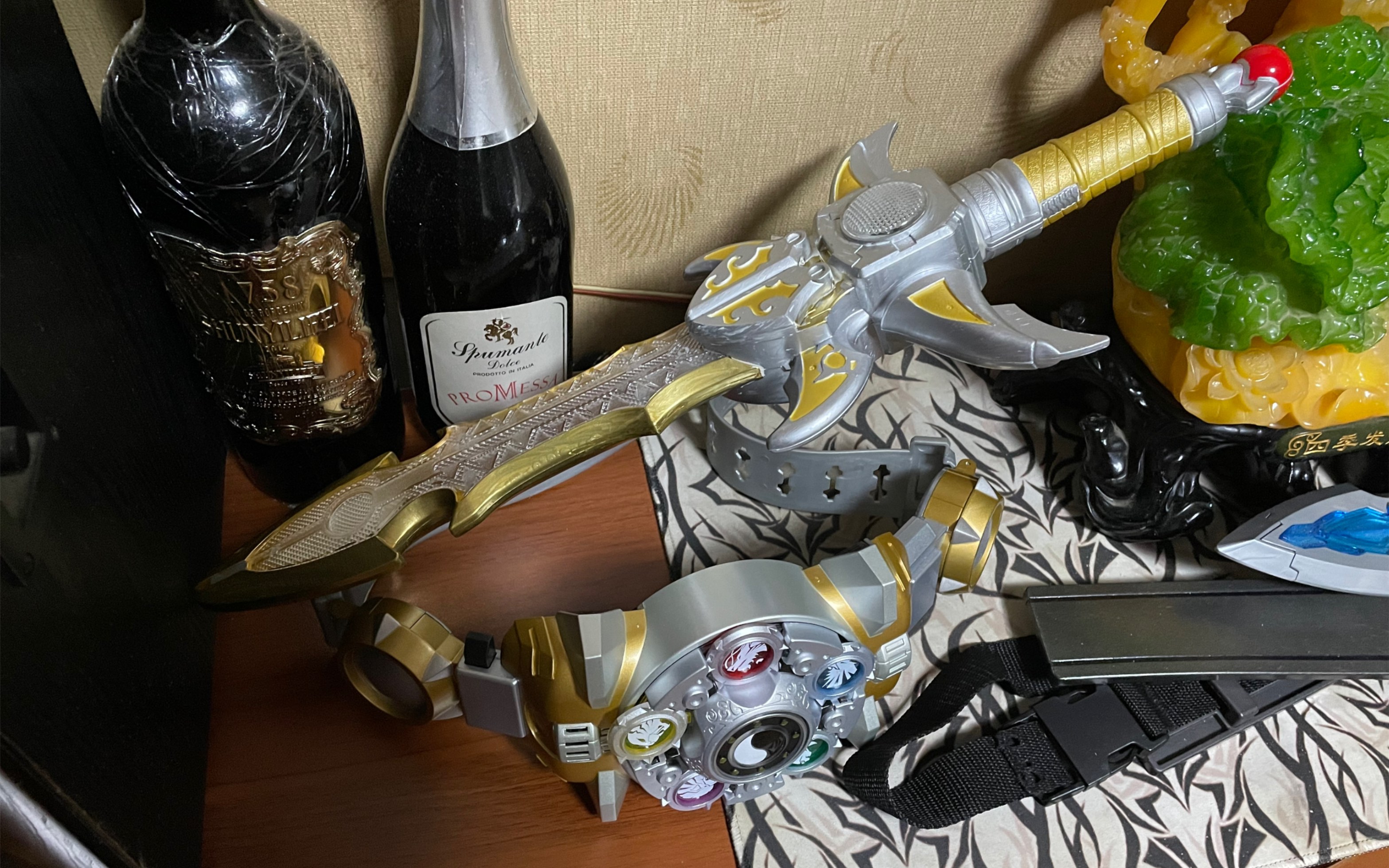 帝皇极光剑重涂后果然跟帝皇腰带配了!