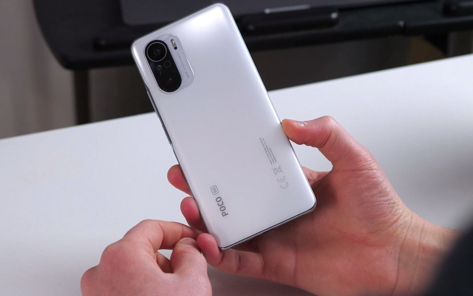 手机开箱pocof3开箱上手