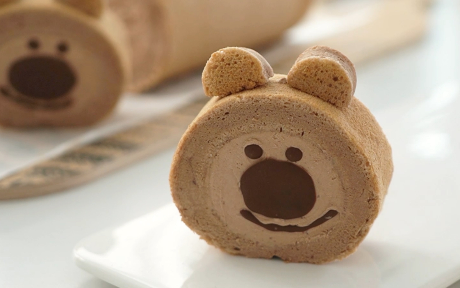 超可爱的柿子椒熊蛋糕卷,这怎么舍得下口!