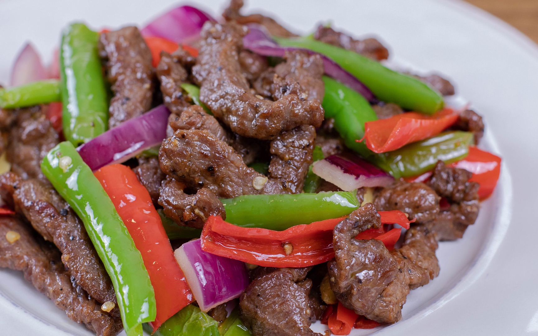 牛肉嫩滑入味秘诀都在这里0厨艺在家做好软嫩多汁的黑椒牛柳