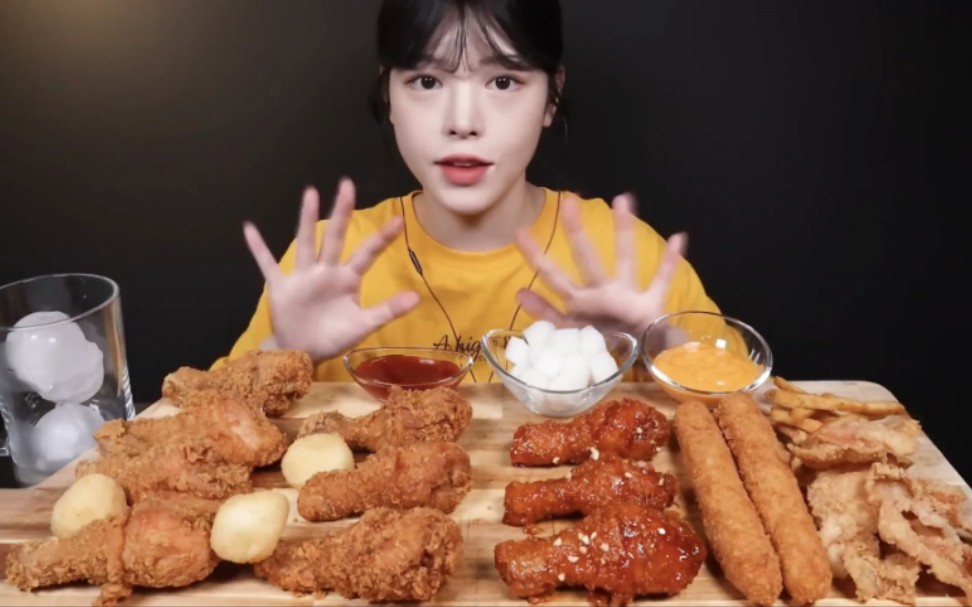 [asmr吃播][中字]sub)酥脆的炸鸡配调味炸鸡,鲜虾棒,炸薯条吃播 mukba