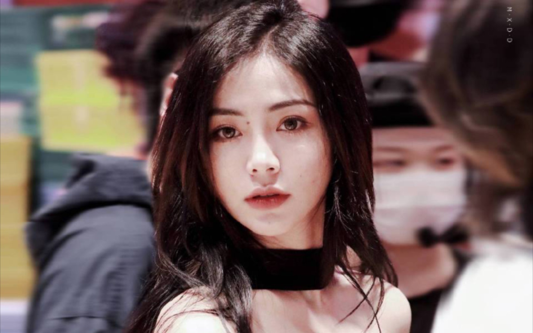 大家好,我是拥有社交哪个症的谢可寅shaking,bangbangbang.