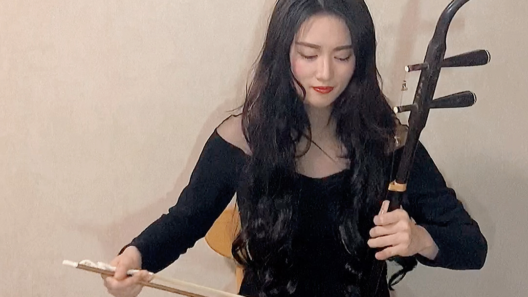 武侠系列之市集～怀旧经典电影《少年张三丰》背景音乐～二胡～_哔哩