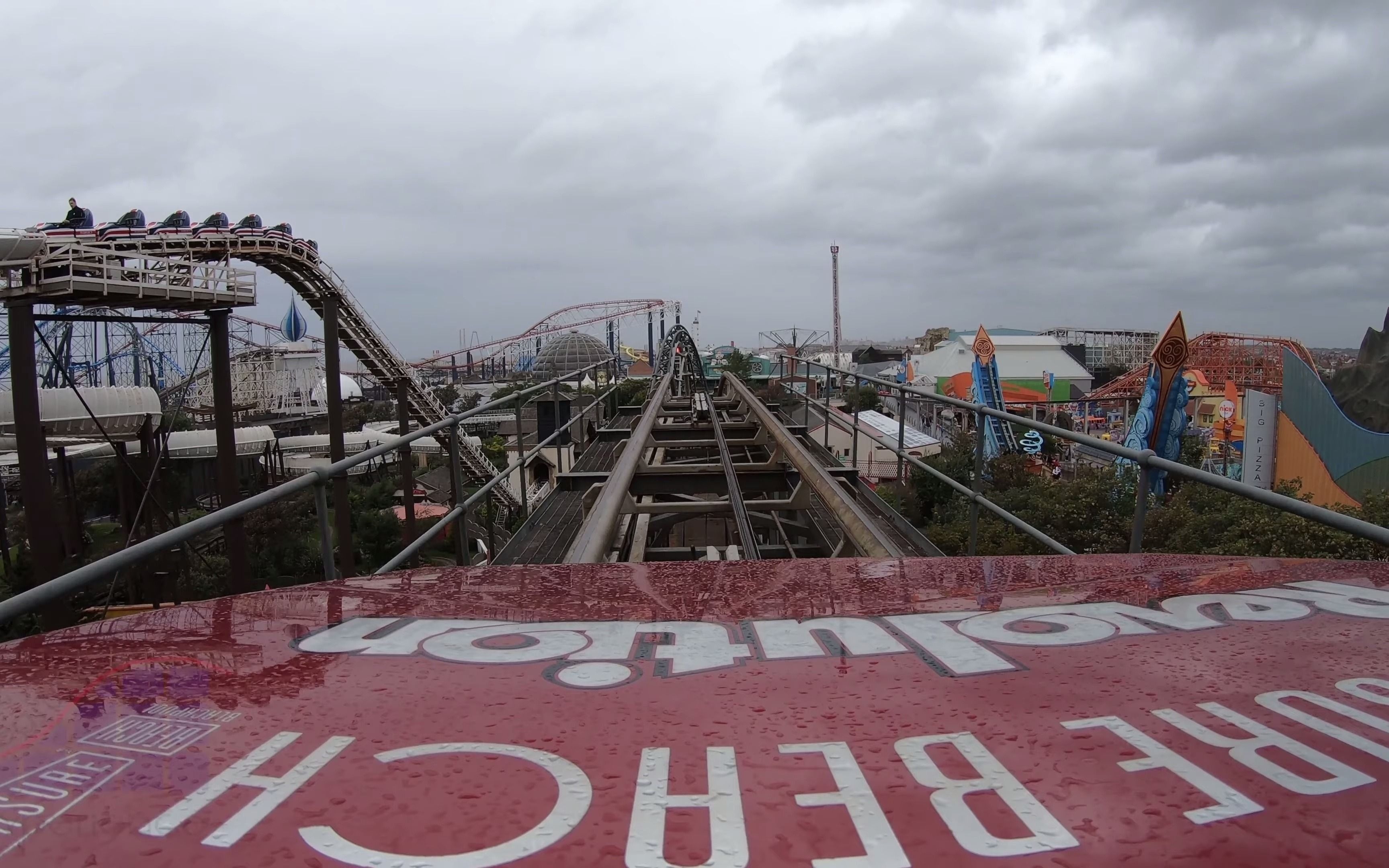 [图]【4K】第一视角：革命(Revelution)过山车|英国黑池海滩乐园|Pleasure Beach Experience