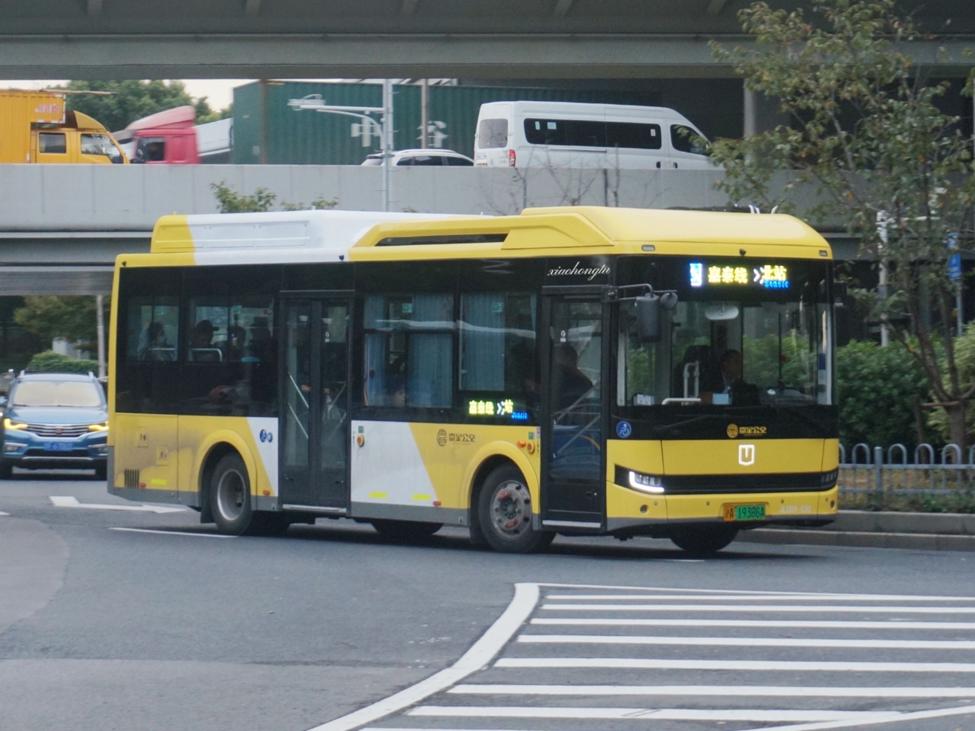 嘉泰线(沪a·19386a)通过