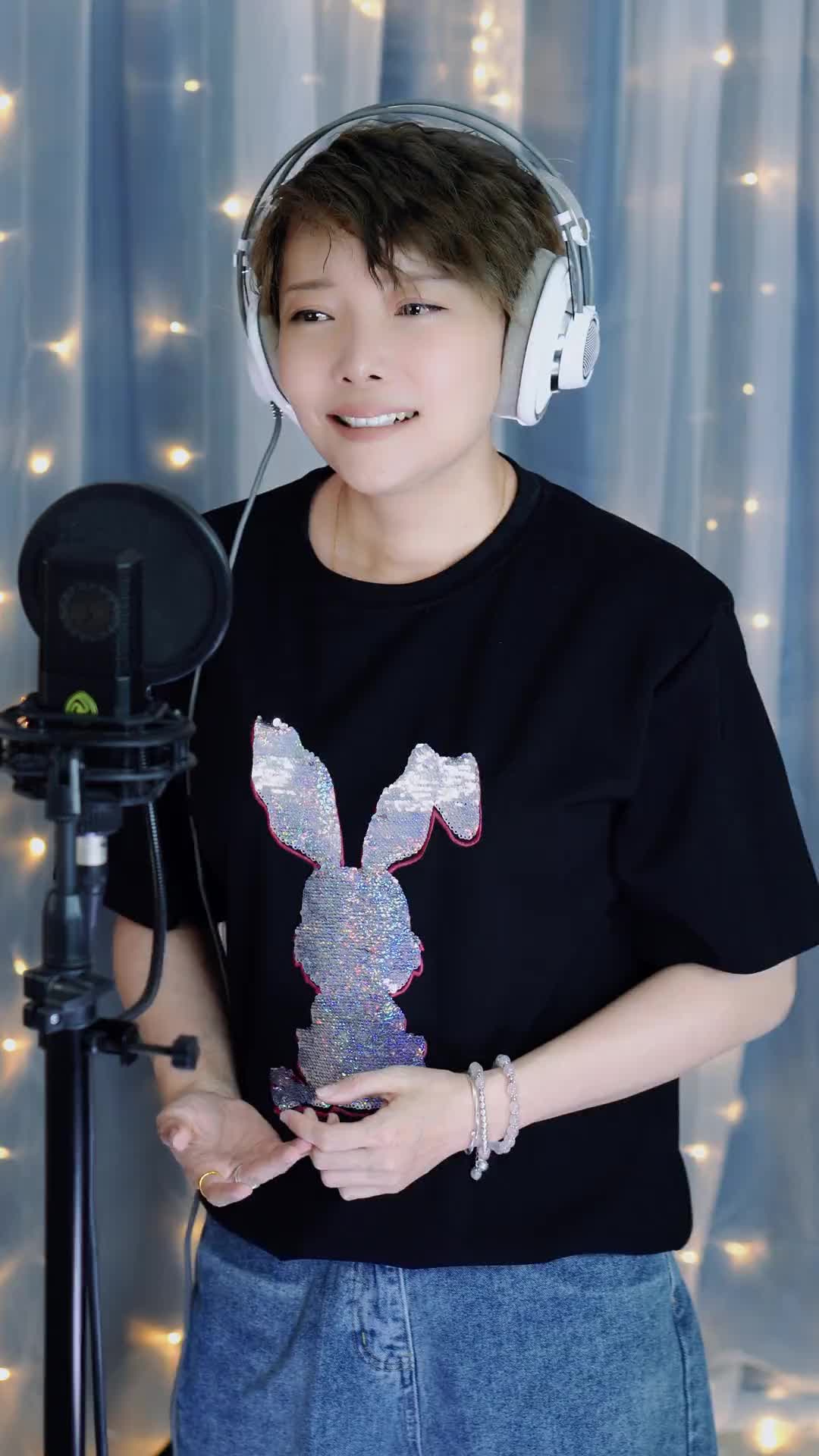 这世界谁记得我来过原唱歌手常超凡翻唱魏佳艺听过别忘了点赞