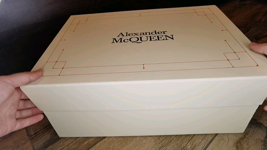 399入手的麦昆鞋拆箱_哔哩哔哩_bilibili