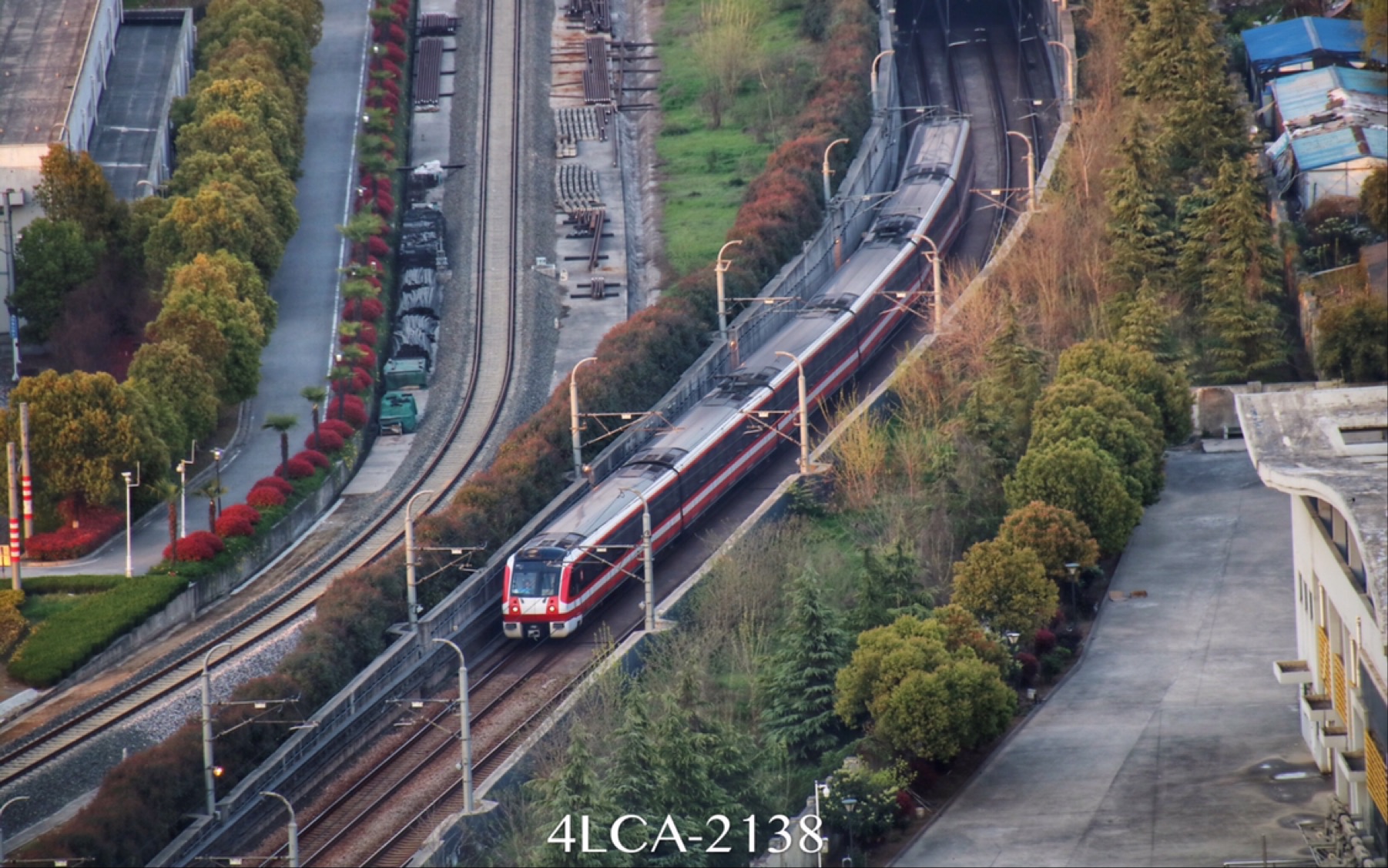 【南京地铁】油坊桥高空拍摄列车出地驶出隧道