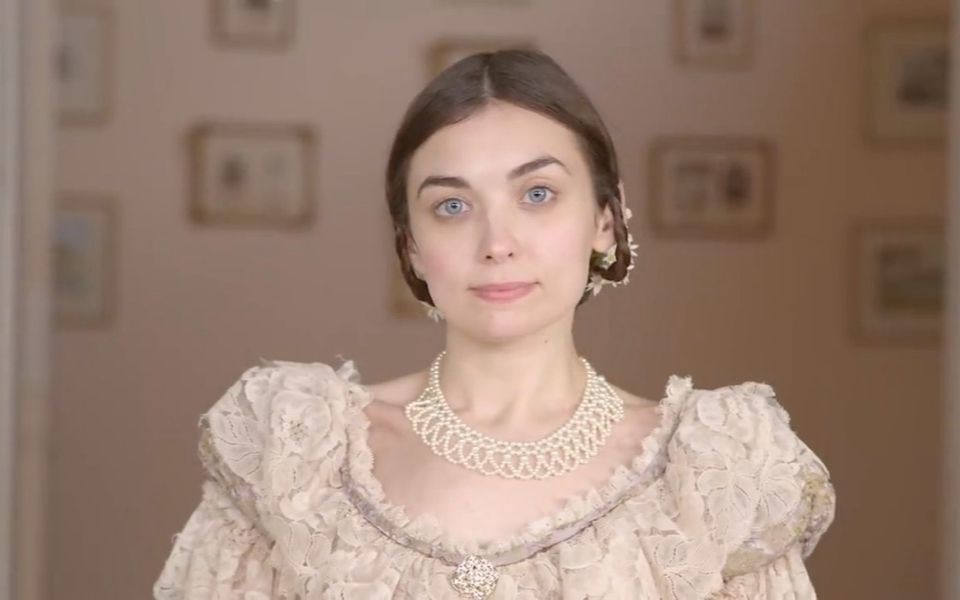 【english heritage】历史妆容重现:维多利亚女王妆容教程