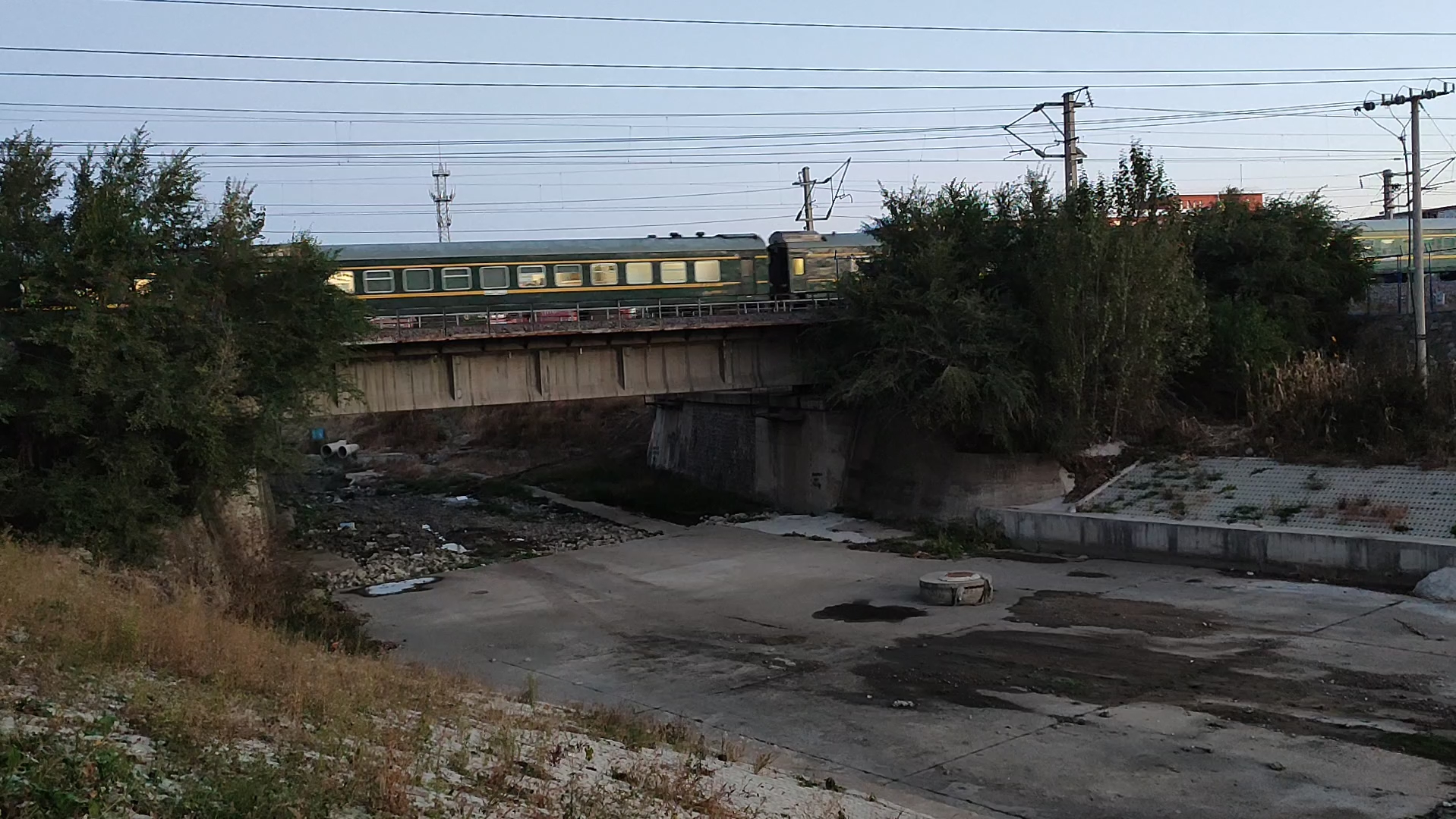 昆明——长春k2287次公主岭幺道通过,沈局沈段hxd3d-0225