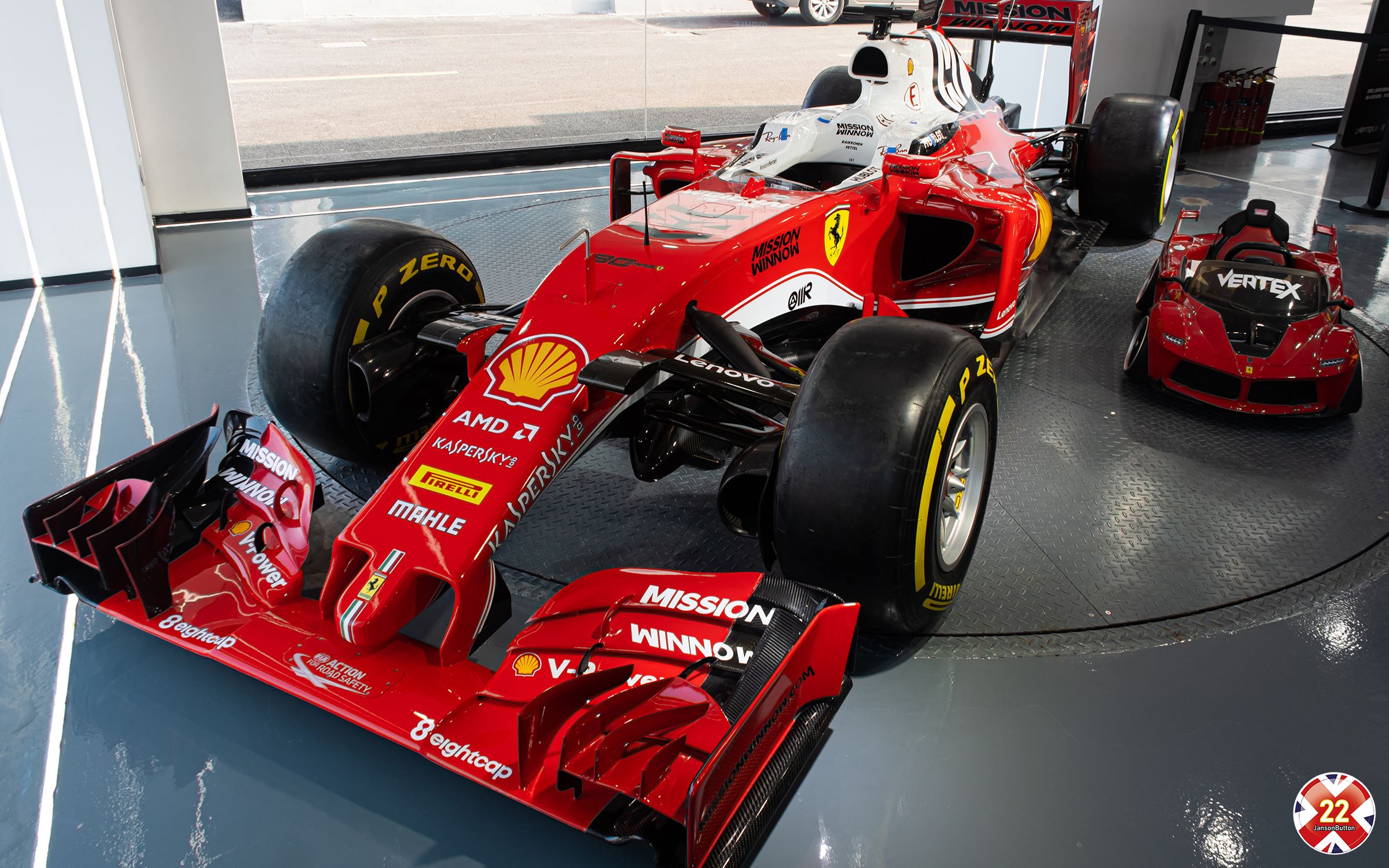 kimi 瓦特尔签名加持-零距离欣赏法拉利2016款f1赛车sf16-h