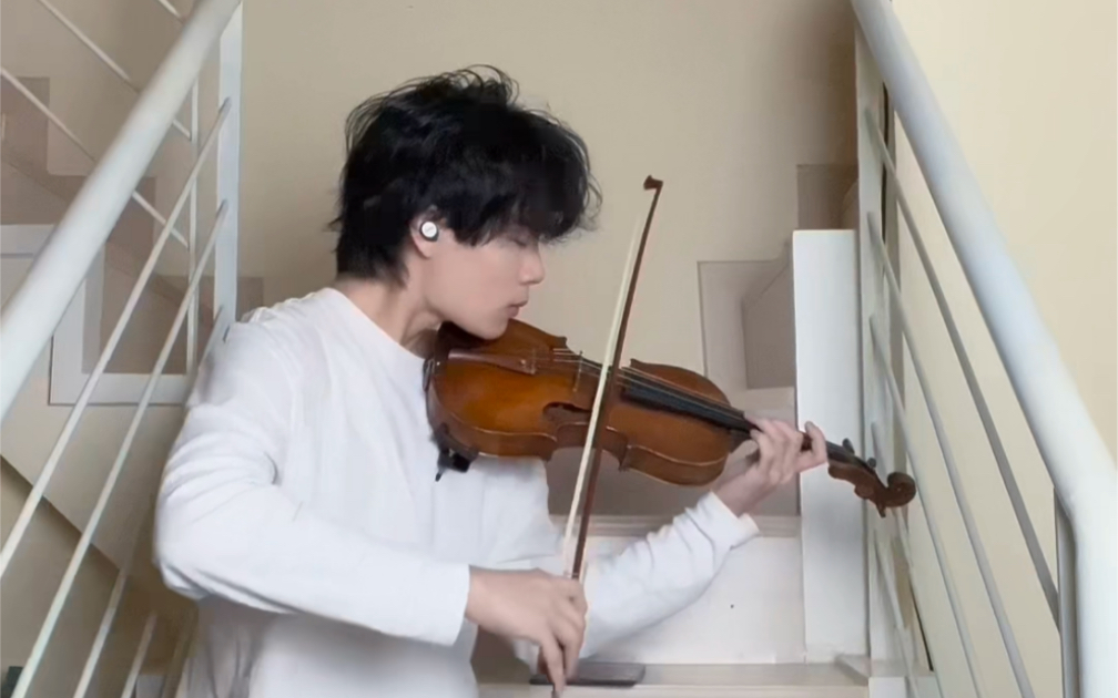 [图]Violin｜《Sweetly》“开成花灾的玫瑰不是灿烂 而是荒凉”