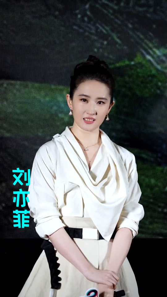 刘亦菲.微胖不一定是极品,但极品一定是微胖