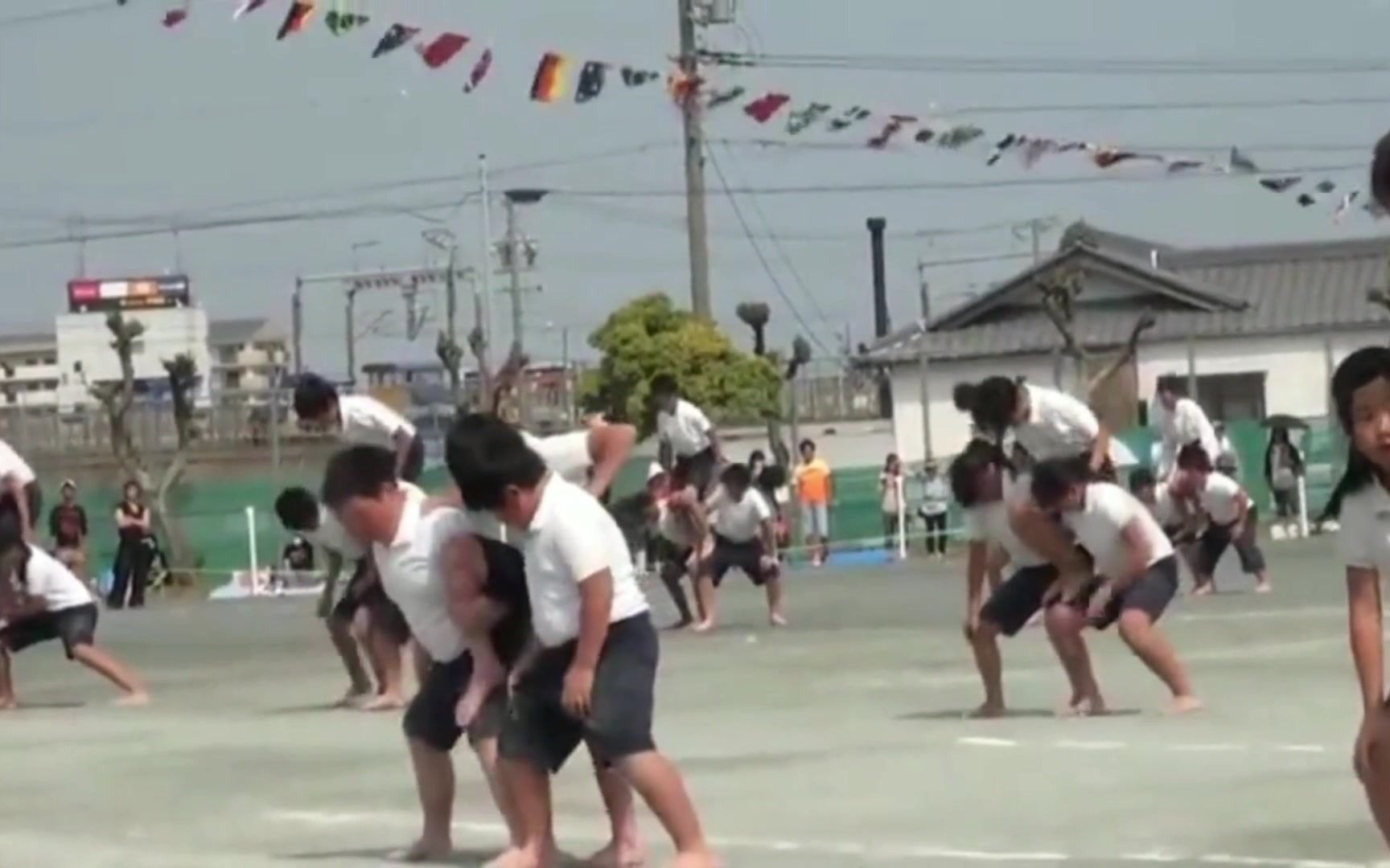 【中外差异】中外六国学生课间操震撼对比:日本哔哩哔哩bilibili