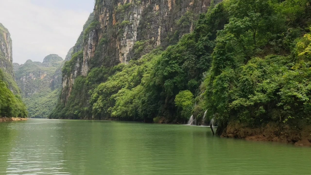 花江大峡谷风景名胜区图片