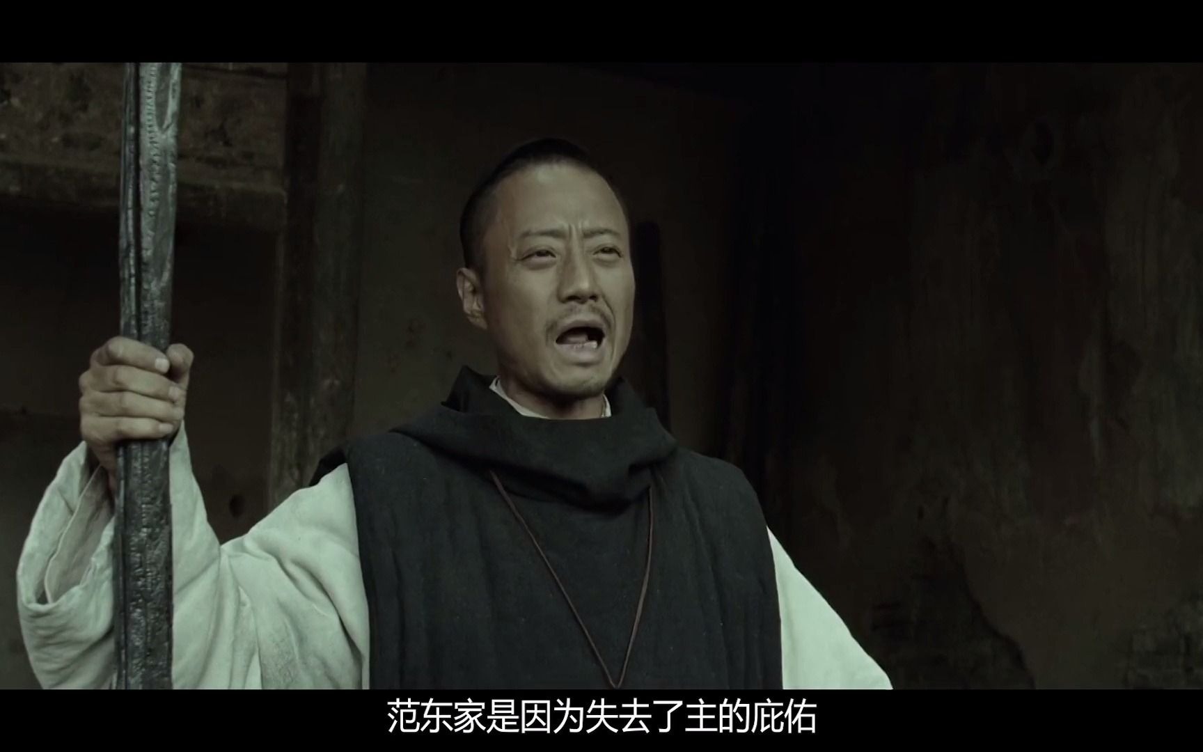 《1942》:106天逃亡1021里,死亡300万人,只为吃上一口饭!