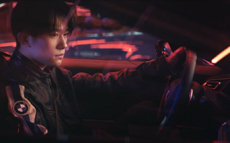 易烊千玺宝马4系宣传片蓝天白云定会如期而至