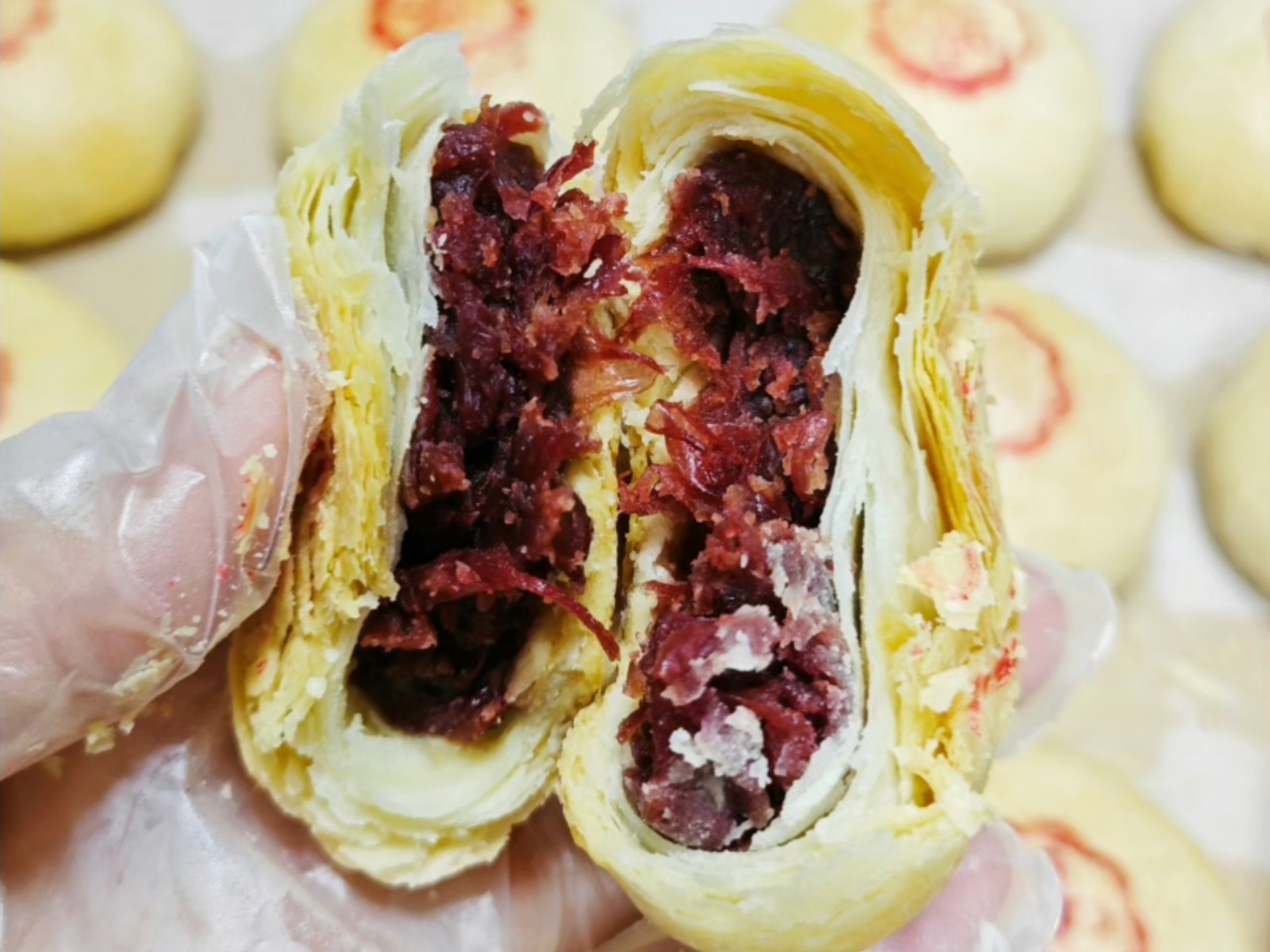 香酥玫瑰鲜花饼,新手一学就会,学会这个酥饼开酥,蛋黄酥鲜肉月饼那些