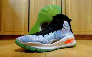 Descargar video: UA 库里4 Curry4复刻实战体验分享，这么软？真的是库里鞋吗？