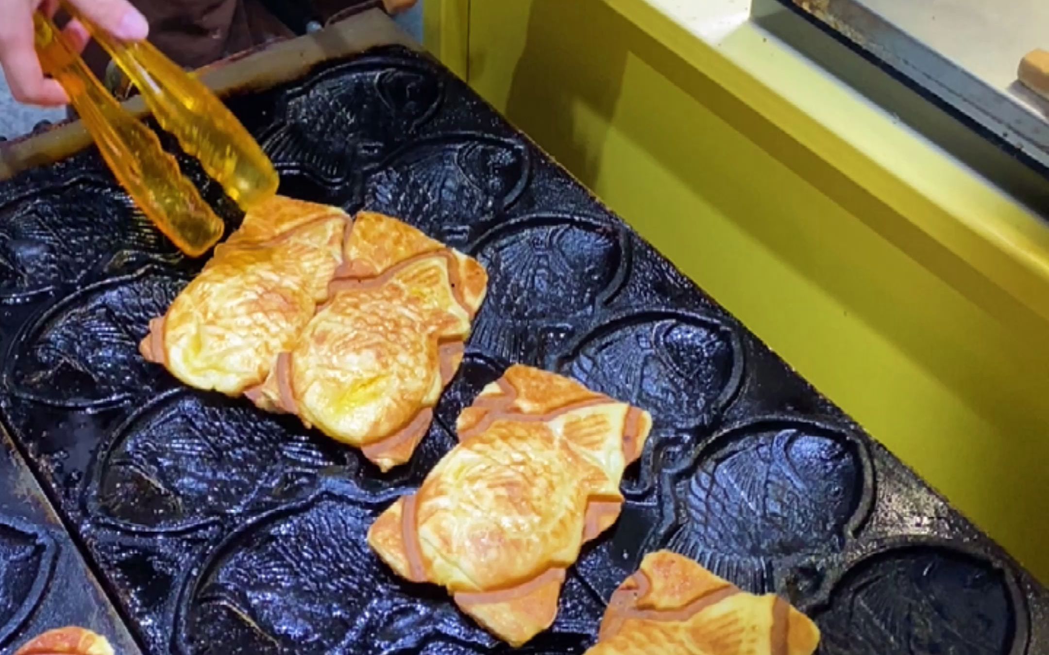 创业日记: 小姐姐很爱吃的鱼形烧,酥酥的香香的.有堡鱼形烧5月9号营业