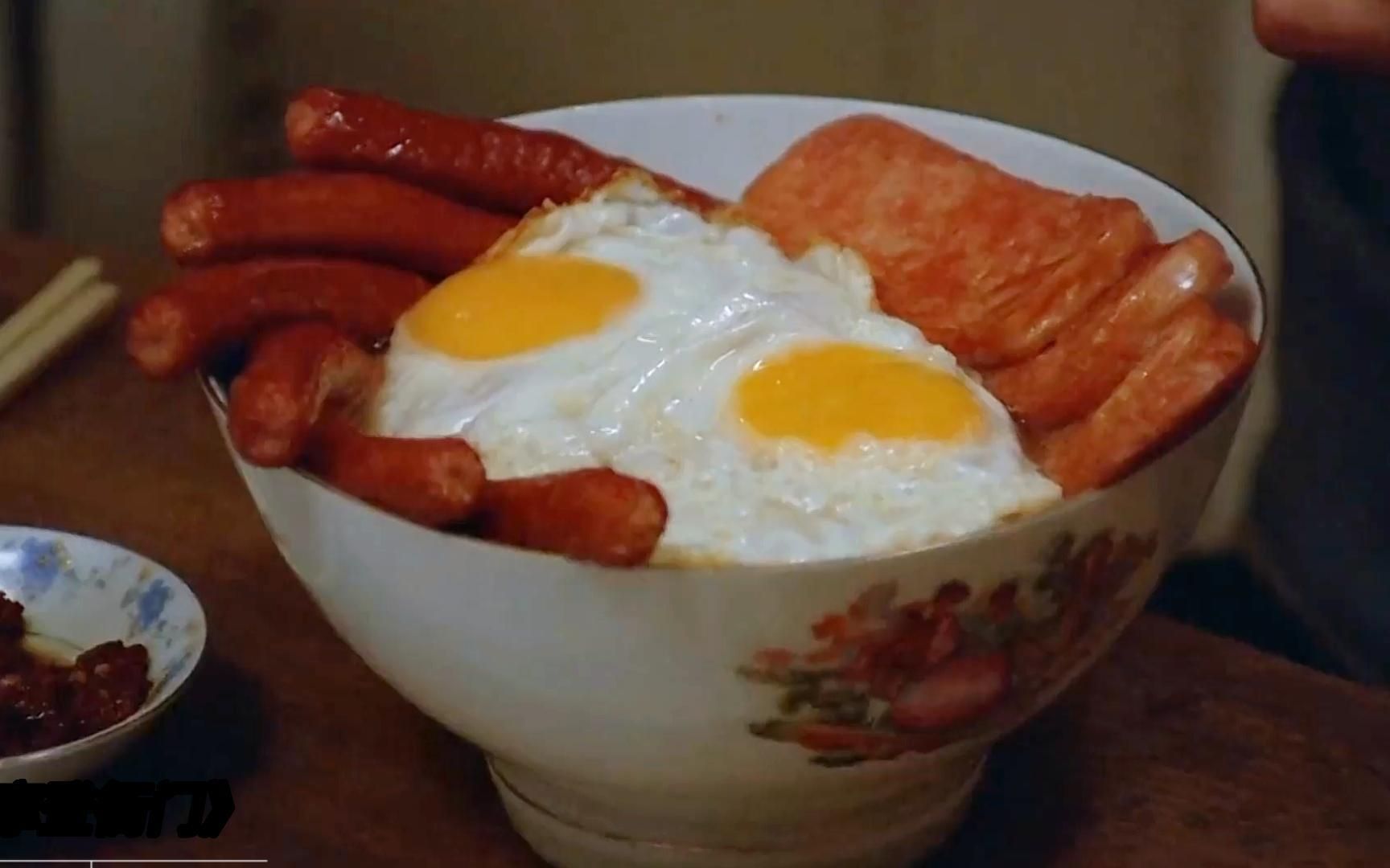 盤點:港片吃香腸真香場面,肥貓吃香腸雞蛋蓋飯,星爺路邊吃烤腸